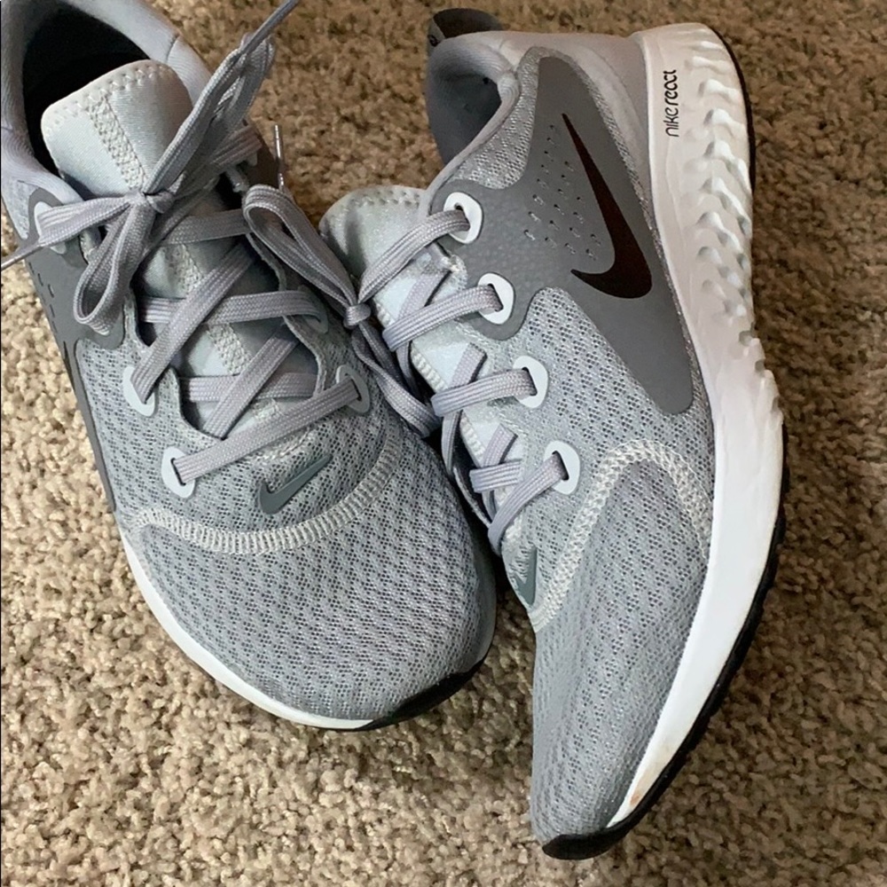 nike legend react